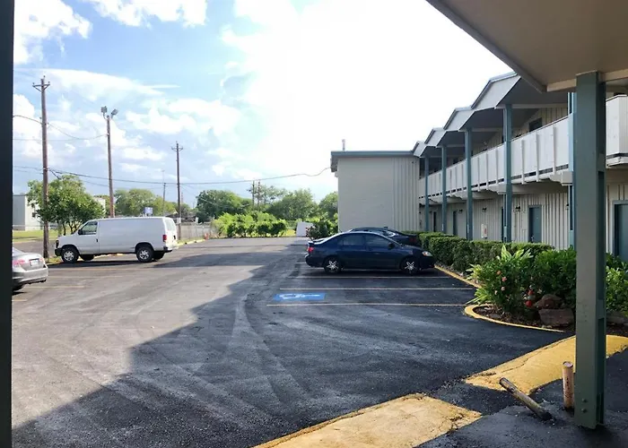 Cheap hotels Safari Inn